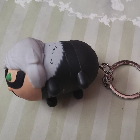 *Free Add-on* Marvel Black Cat Tsum Tsum Keyring - Picture 1 of 2